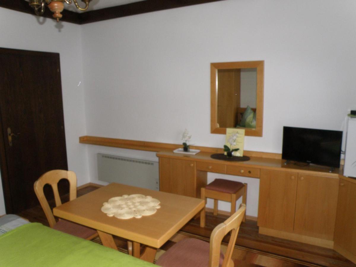 Gaestehaus Am Walde - Familie Troller Ledenitzen Екстериор снимка